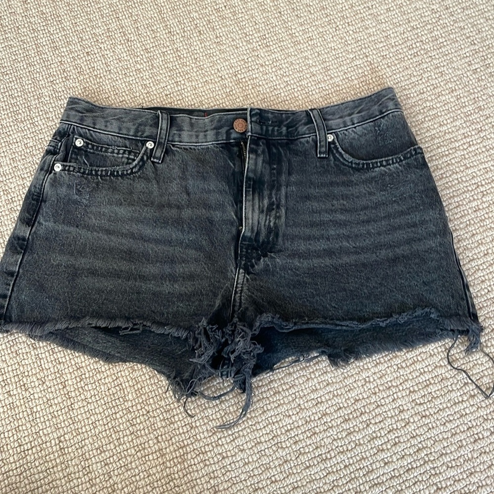 URBAN OUTFITTERS DENIM SHORTS